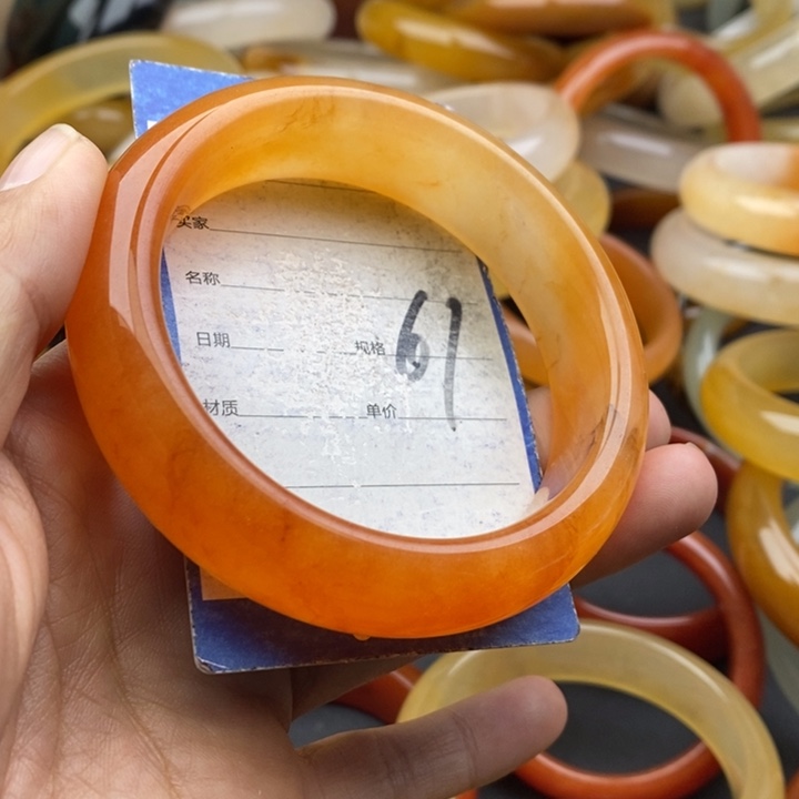 未镶嵌手镯石英质玉