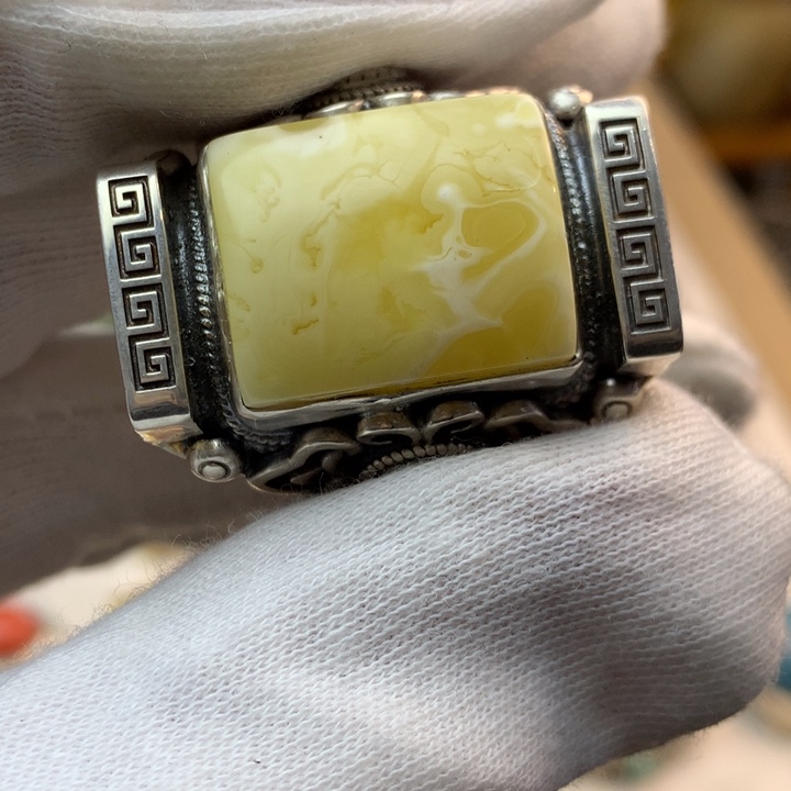 蜜蜡戒指足银镶嵌