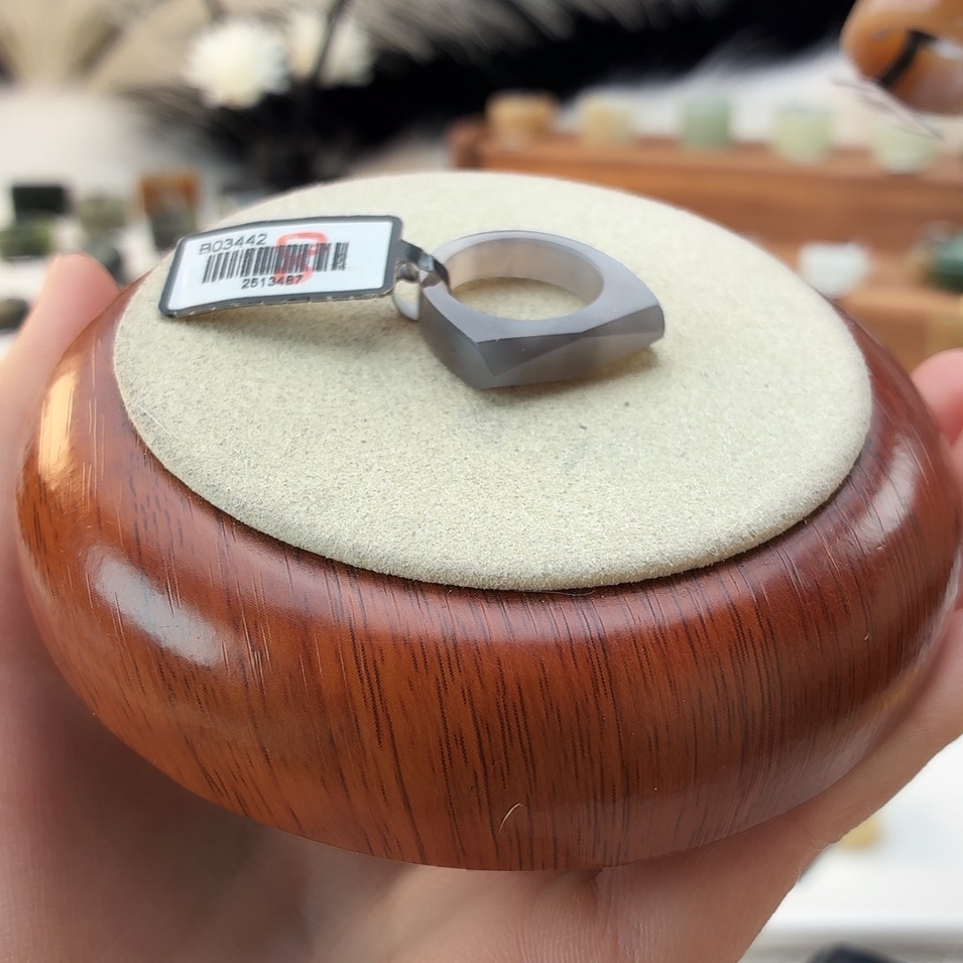 和田玉未镶嵌戒指烟紫马鞍16.9mmj18