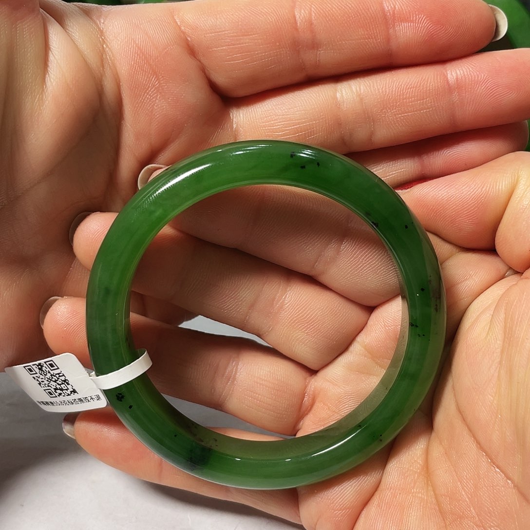 和田玉（碧玉）手镯未镶嵌