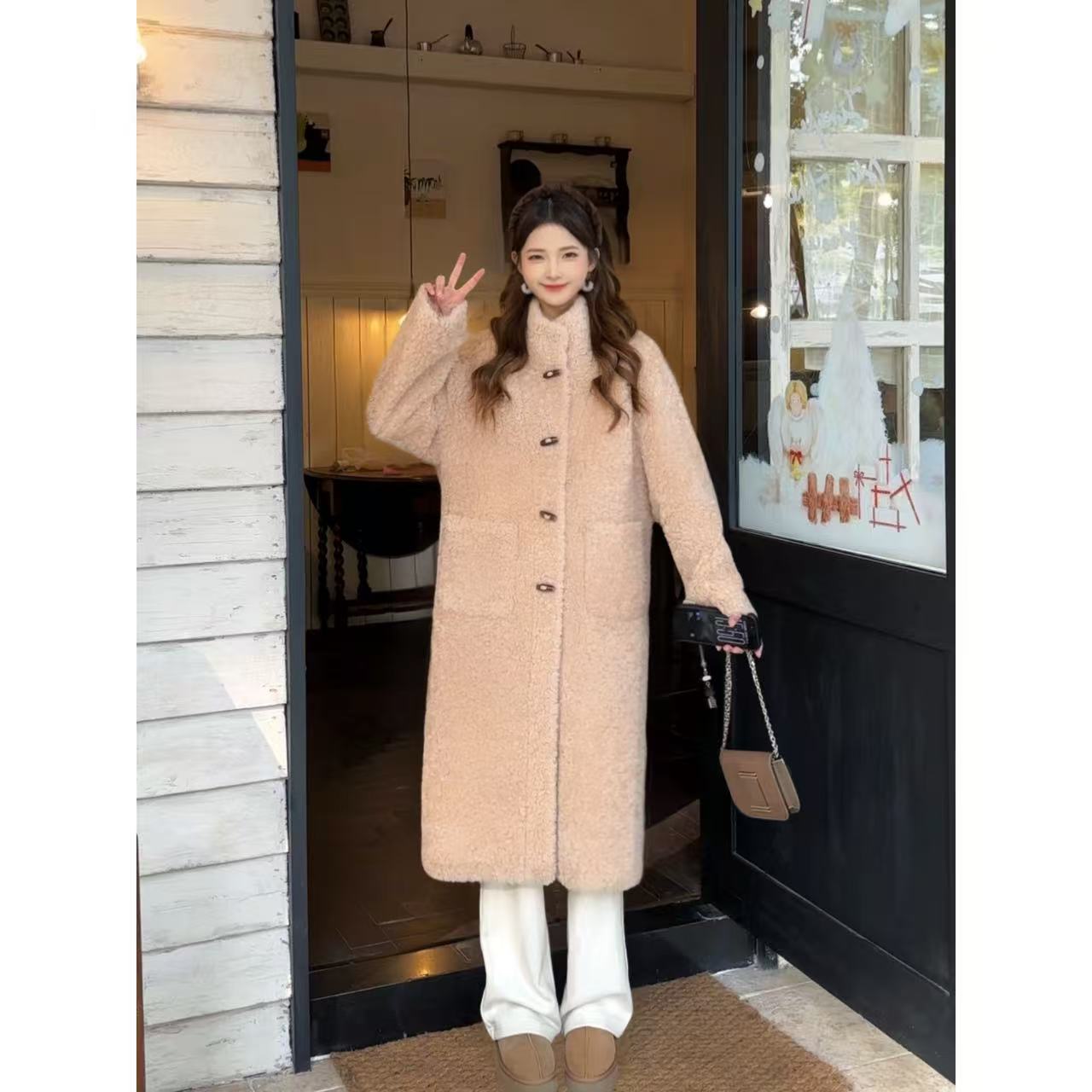 美力城轻奢羊羔毛鹅绒服外套25年冬季新款立领长款H