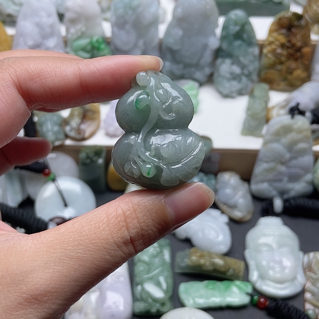翡翠未镶嵌颈饰翡翠