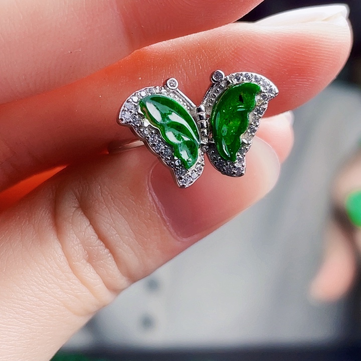 翡翠银S925镶嵌颈饰多样性