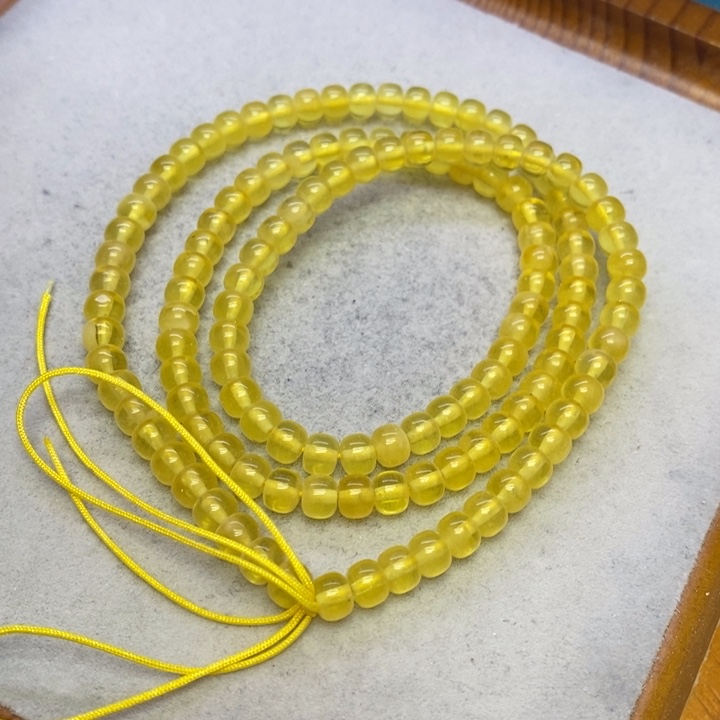 蜜蜡裸石未镶嵌串