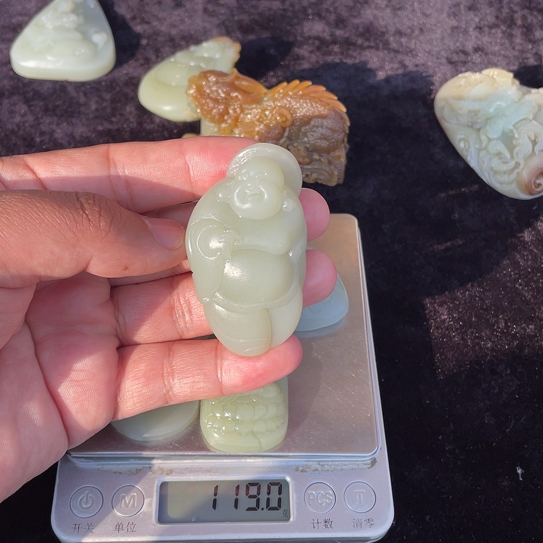 未镶嵌和田玉（糖玉）挂件