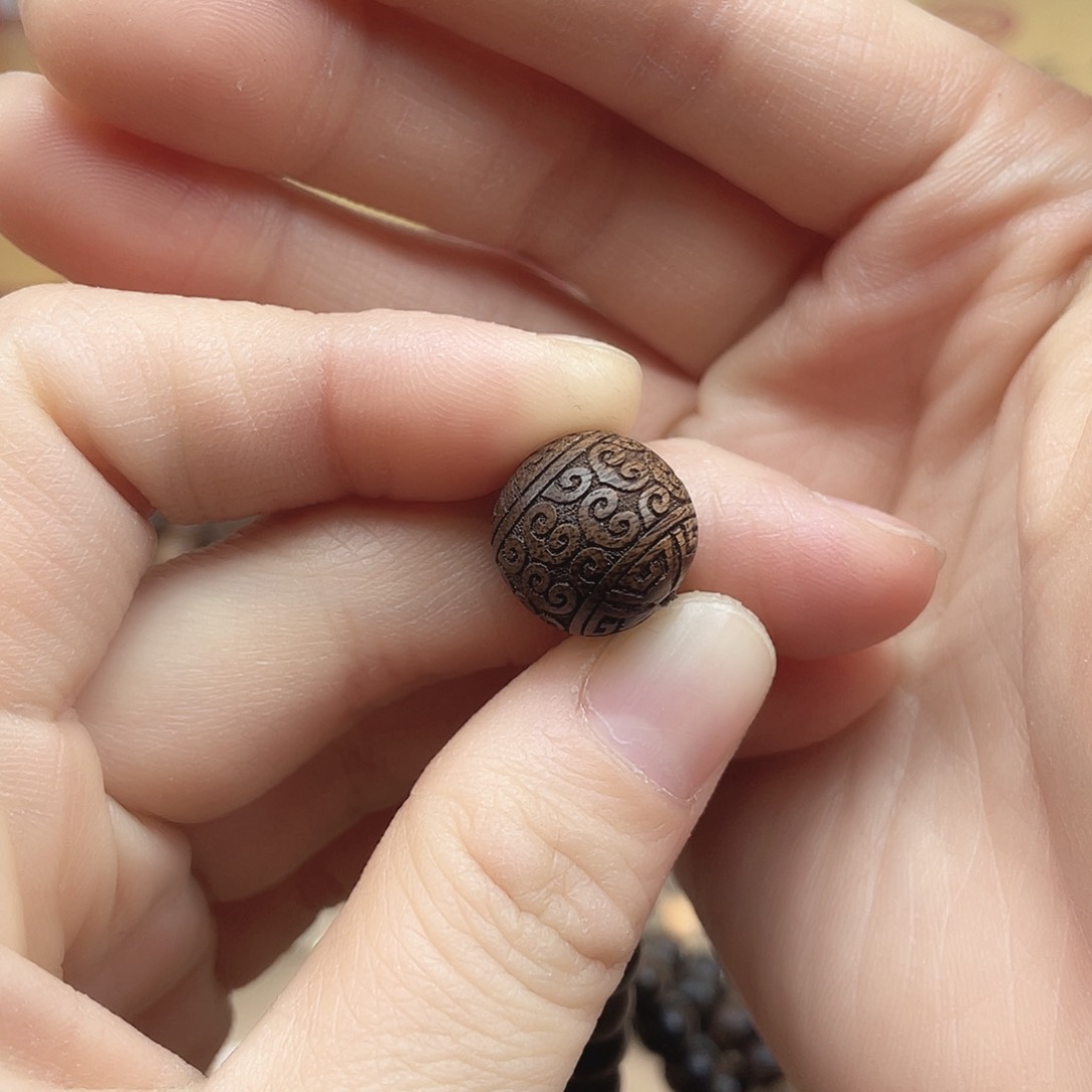 沉香木吊坠1****2越南芽庄白棋雷击瘤疤