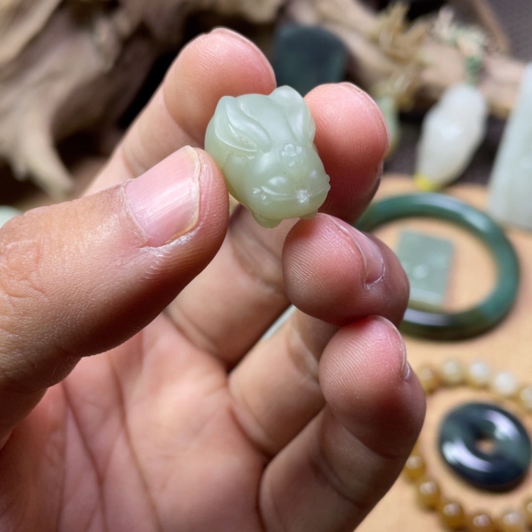 和田玉未镶嵌颈饰