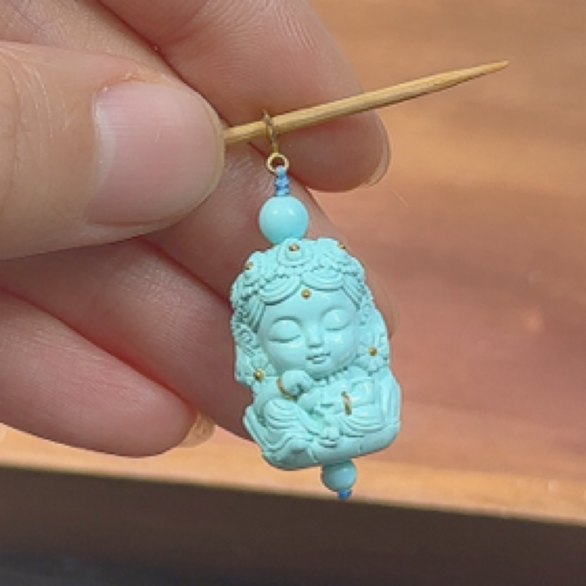 高瓷绿松石度母吊坠 18k金扣头 绿松石吊坠 雕刻件绿松石吊坠