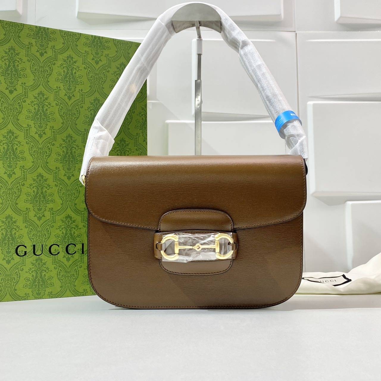 95新 GUCCI/古驰 玺越奢品 Gucci棕色中号1955马鞍单肩包 BY2711