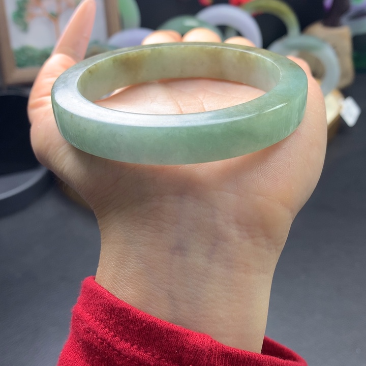 定制翡翠未镶嵌翡翠手镯