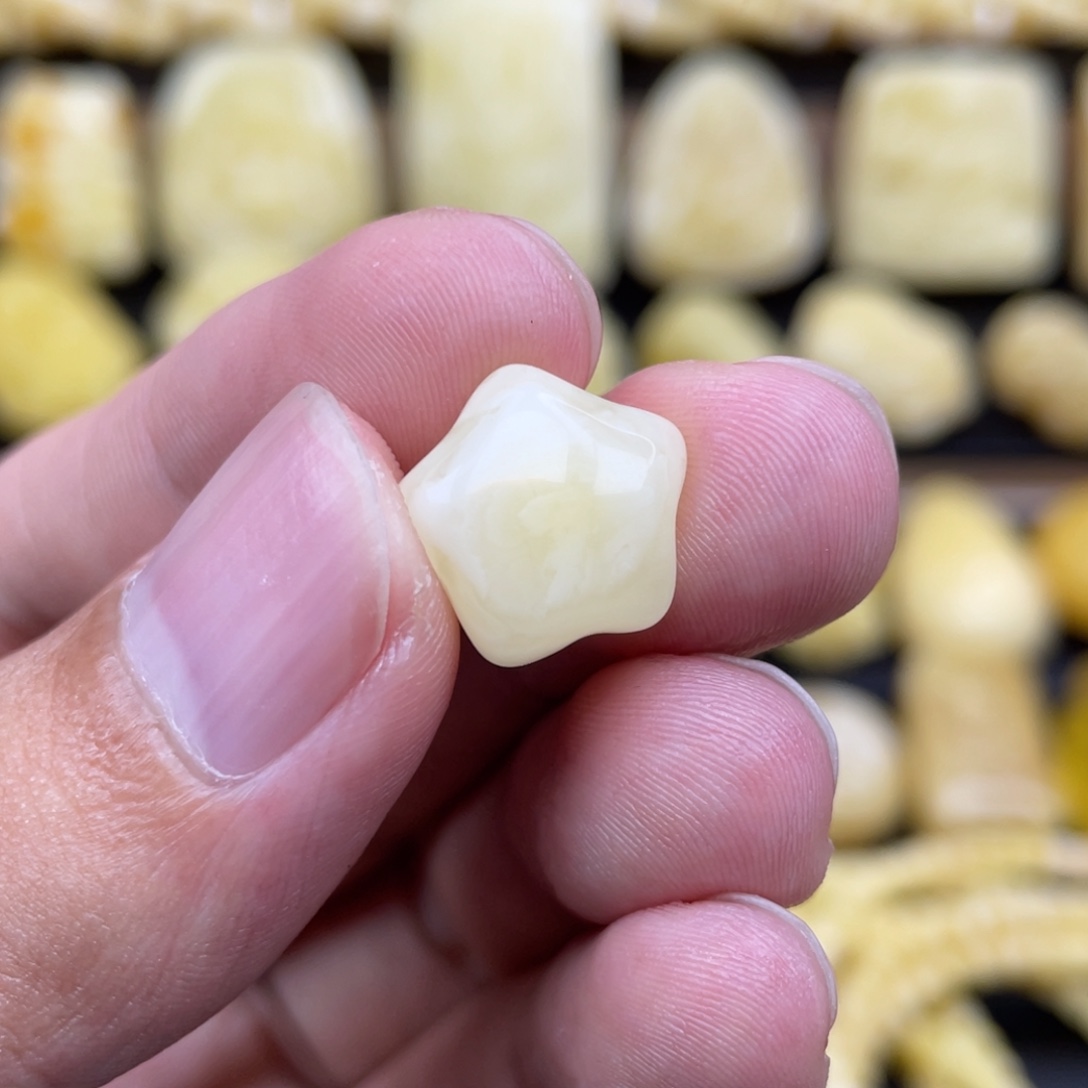 裸石琥珀未镶嵌琥珀蜜蜡