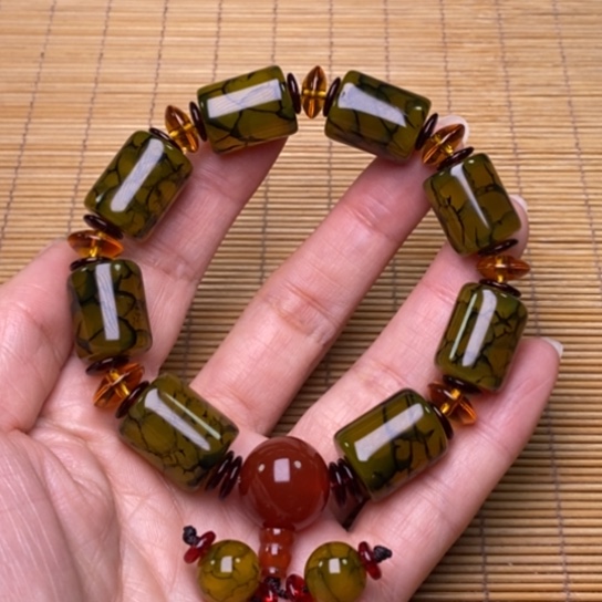 玛瑙/玉髓颈饰未镶嵌