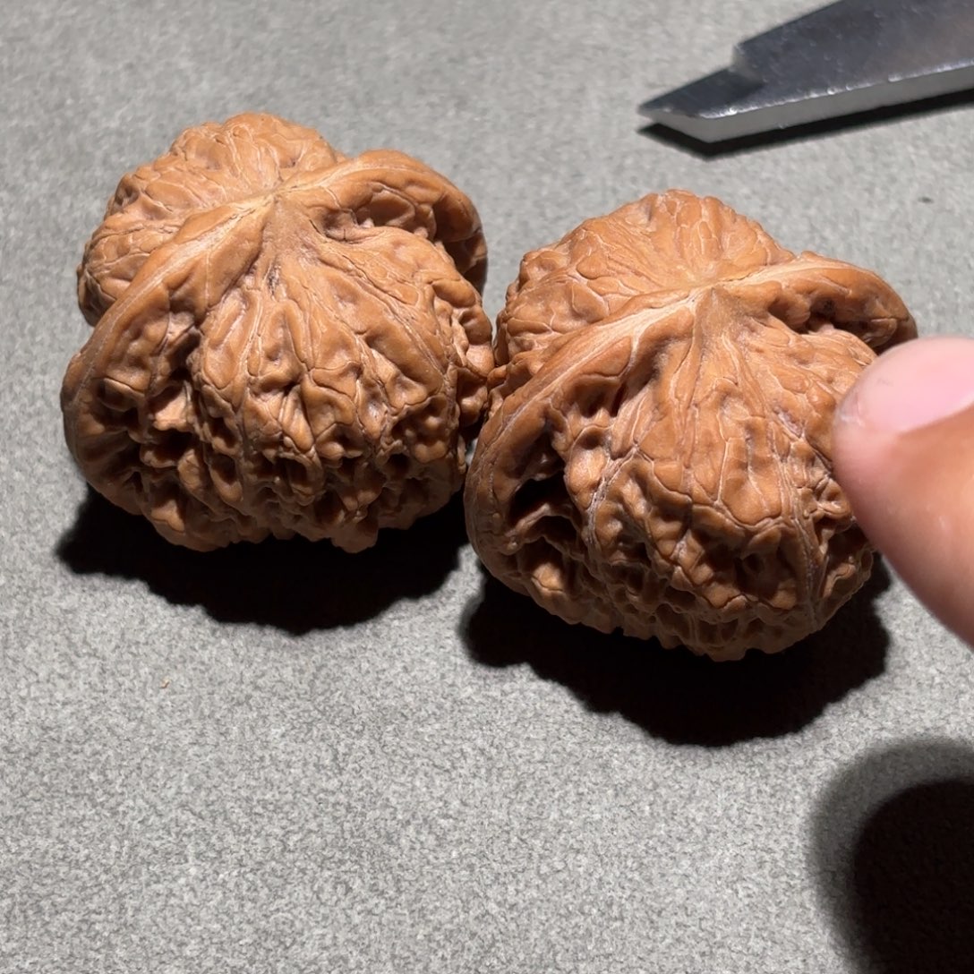 吊坠桃核黑马狮子头