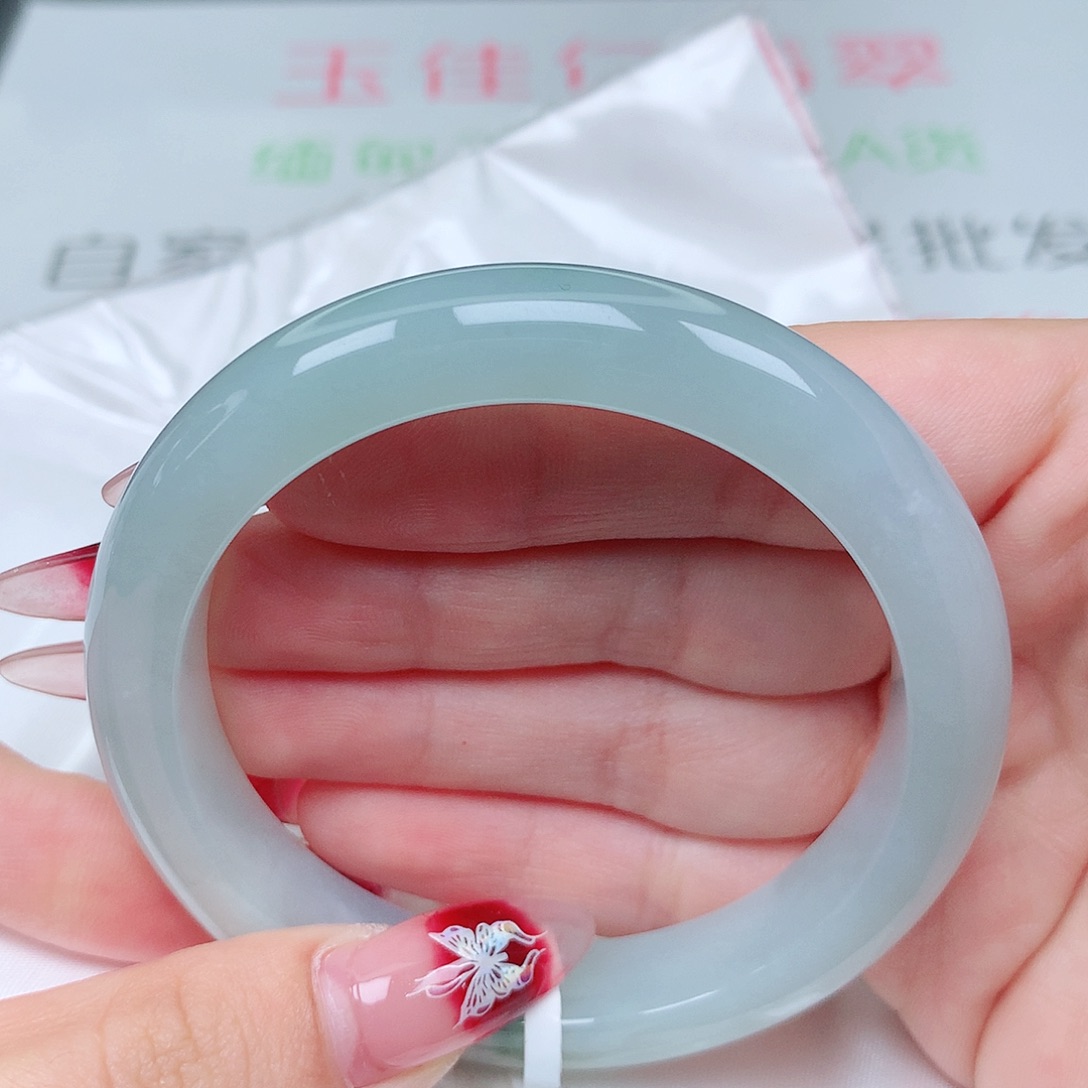 翡翠手镯未镶嵌沄*55 55 55