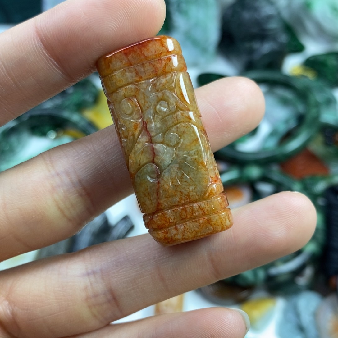 翡翠颈饰未镶嵌大**简吊坠