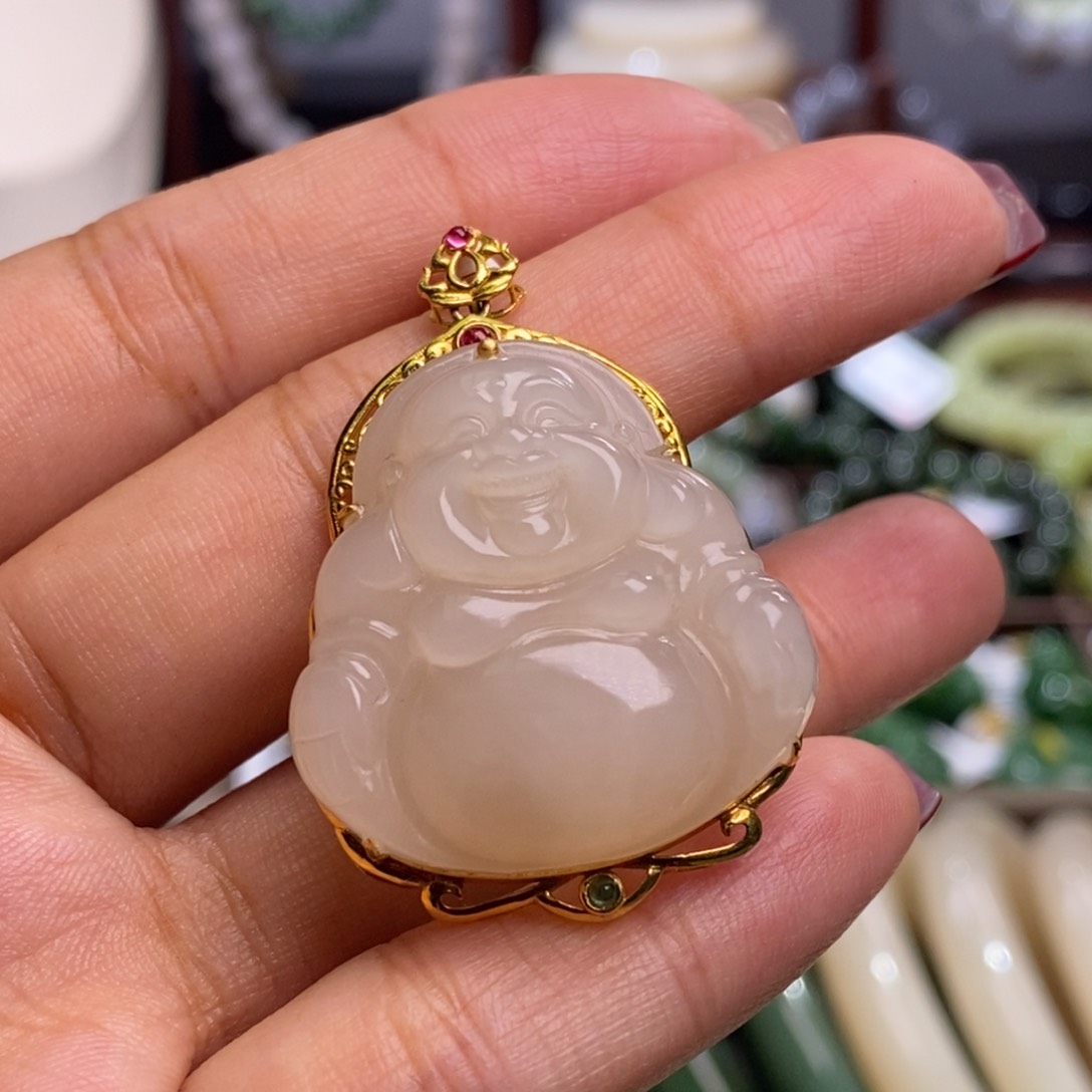 和田玉清货价老矿料藕粉金镶佛公未镶嵌