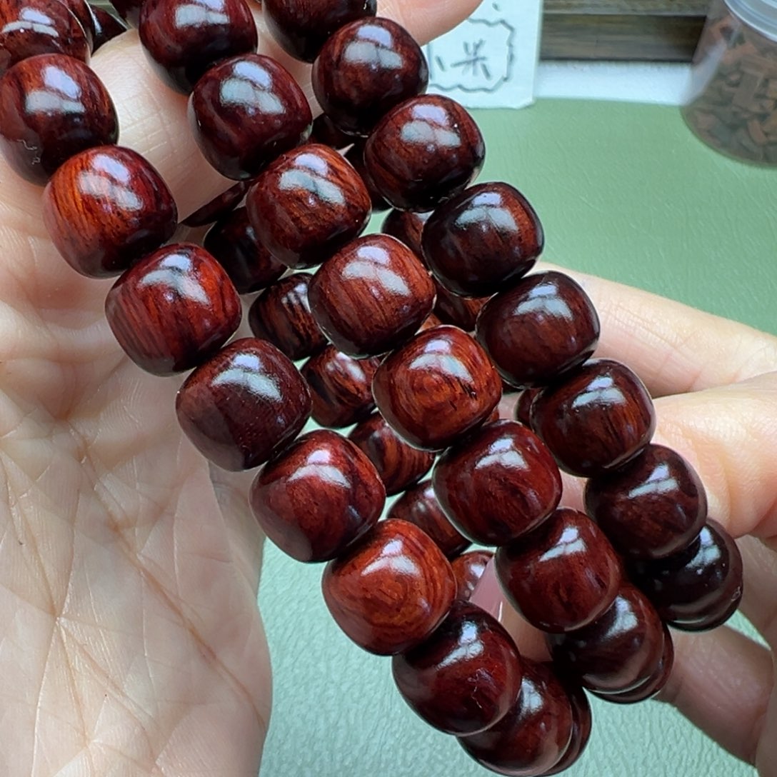 降真香其他海南红1.0老型红油底芝麻点满结油微暇。