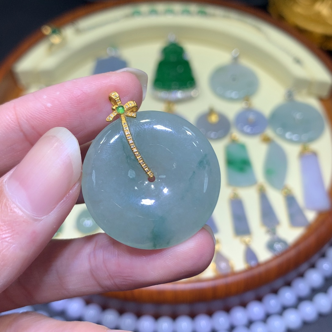 翡翠吊坠(不含链)未镶嵌