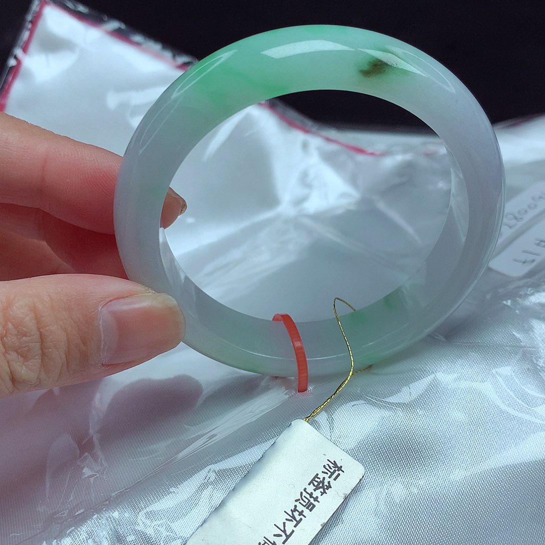 翡翠手镯未镶嵌51圈954