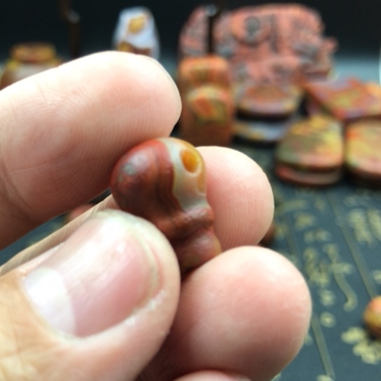 山***人玛瑙/玉髓未镶嵌配珠挂件