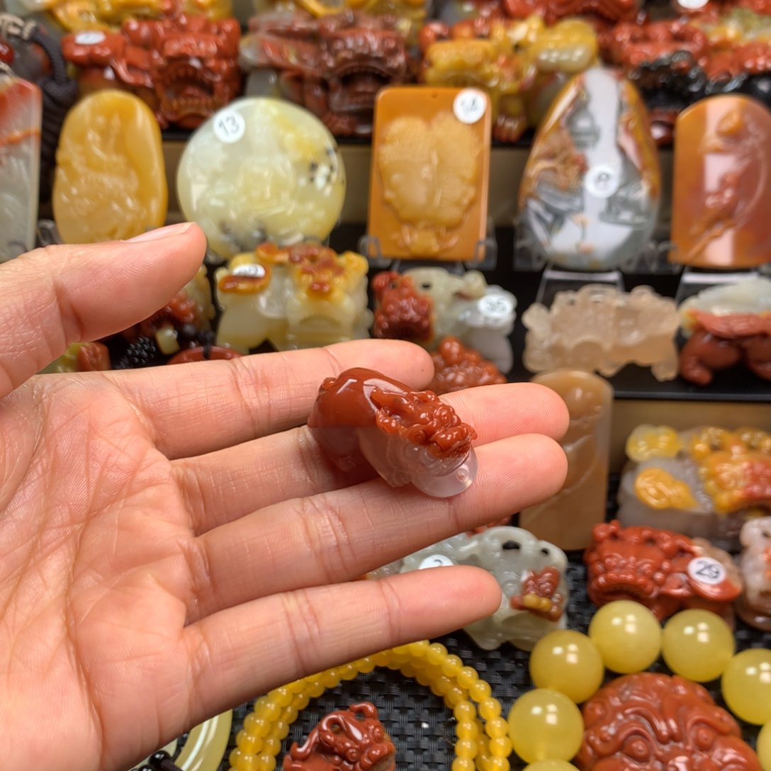 石英质玉（黄龙玉）挂件未镶嵌