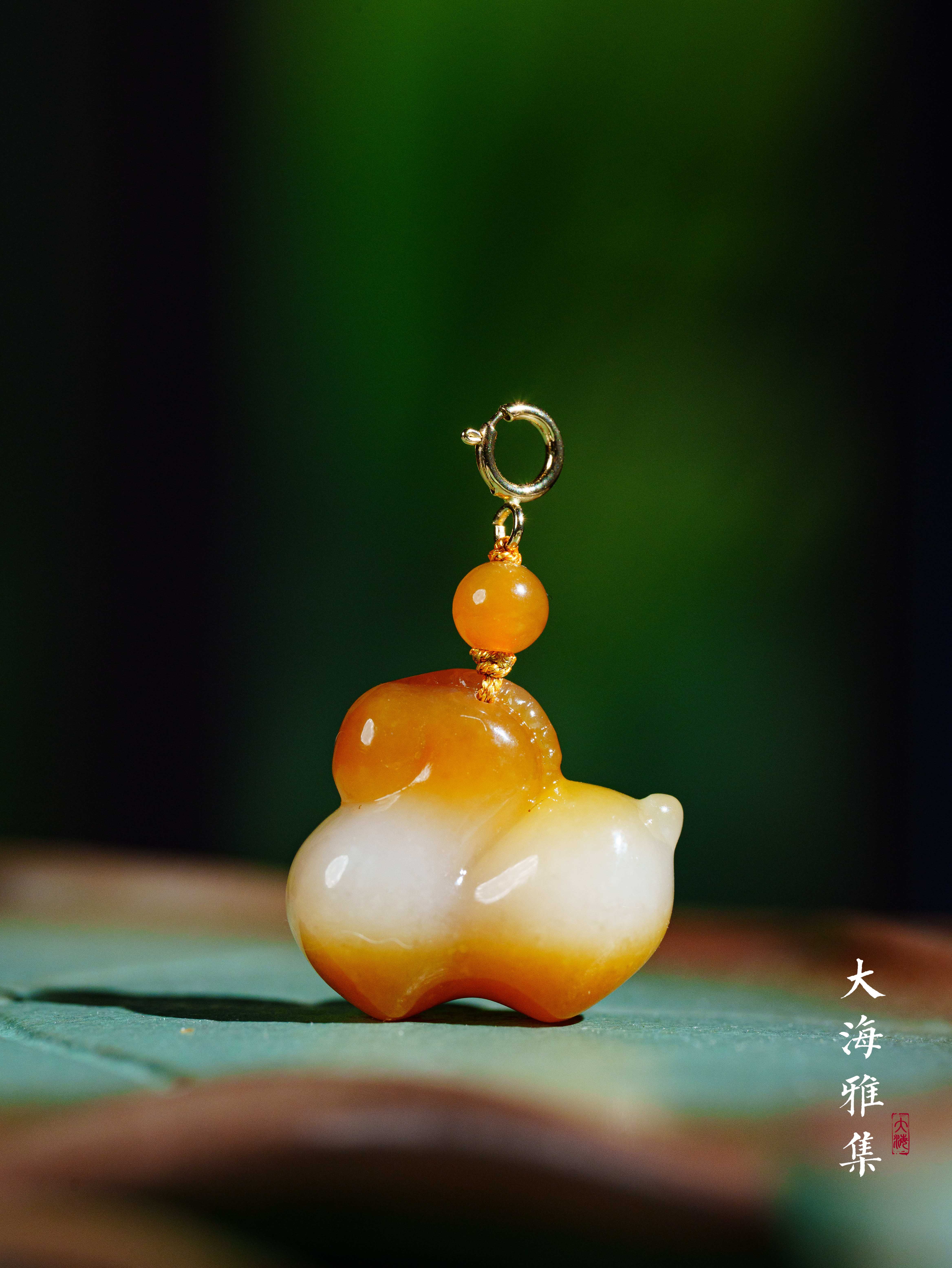 【甄选糖白】和田玉金唐马吊坠 (多样性发其一） D4507