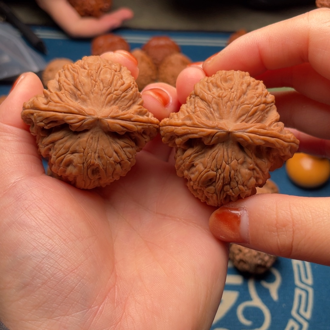 吊坠文玩核桃49全品南疆石（毕业对）