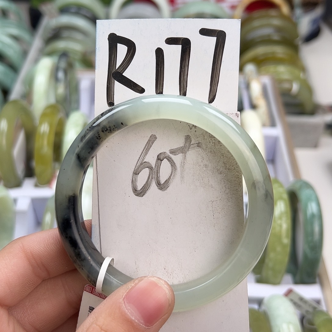 岫玉手镯未镶嵌天然岫玉