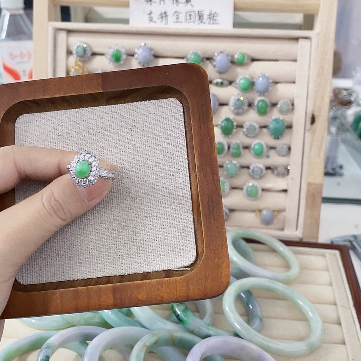 翡翠未镶嵌颈饰天然翡翠Ａ货