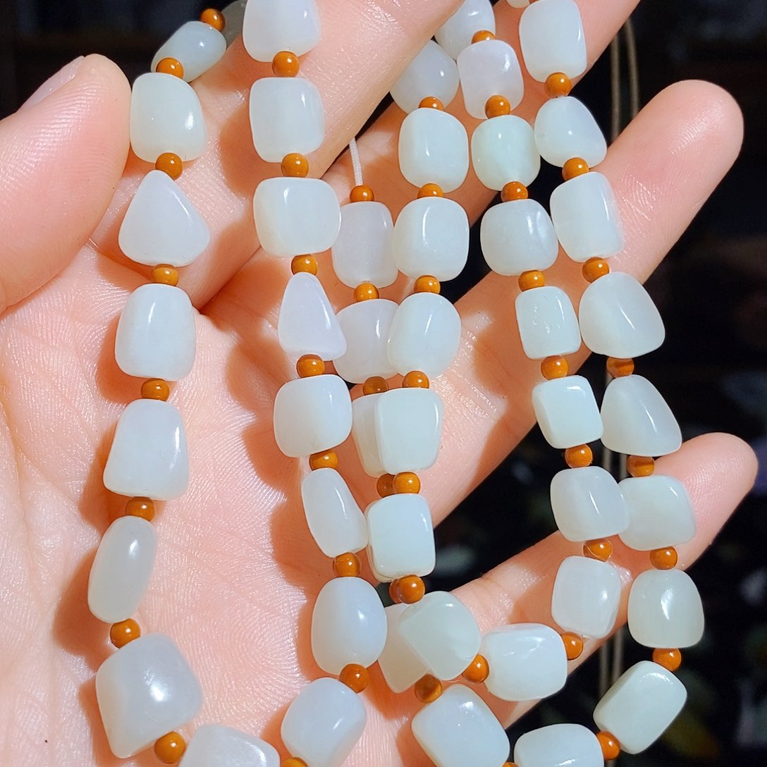 和田玉颈饰未镶嵌