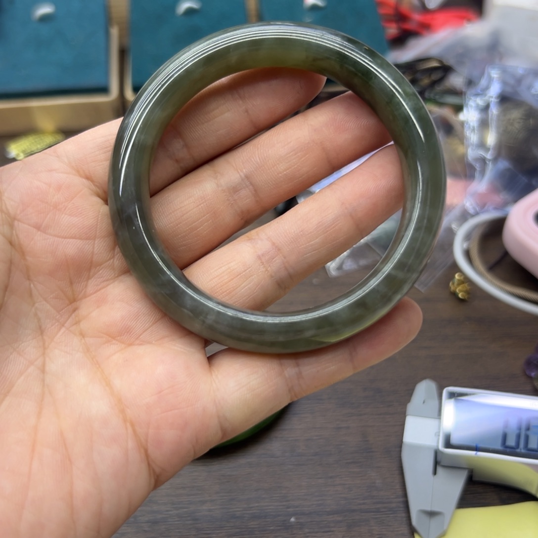 i****和田玉未镶嵌手镯58.3圈围197