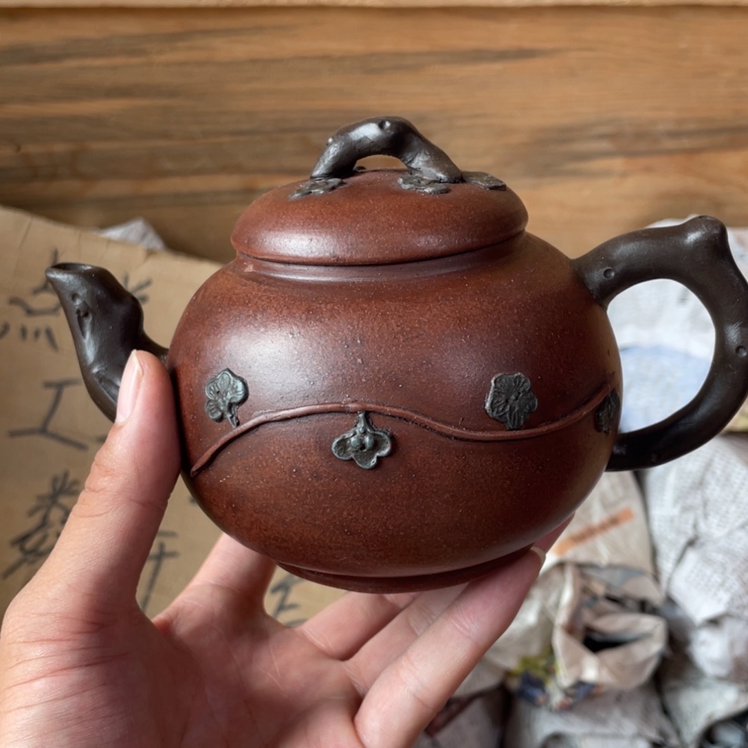 茶壶紫砂老厂紫砂壶一件。