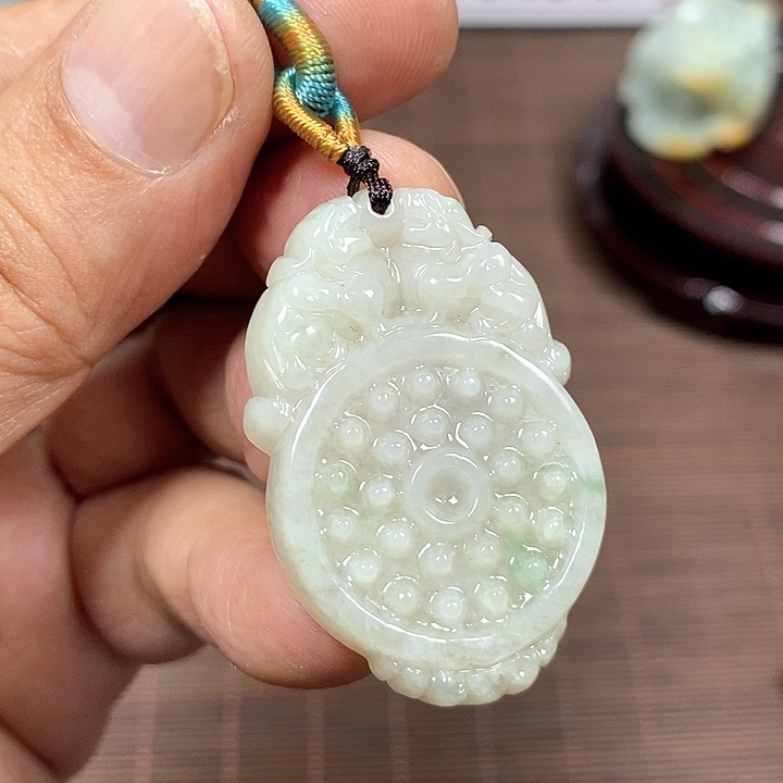 颈饰未镶嵌翡翠天然翡翠玉A货配证书