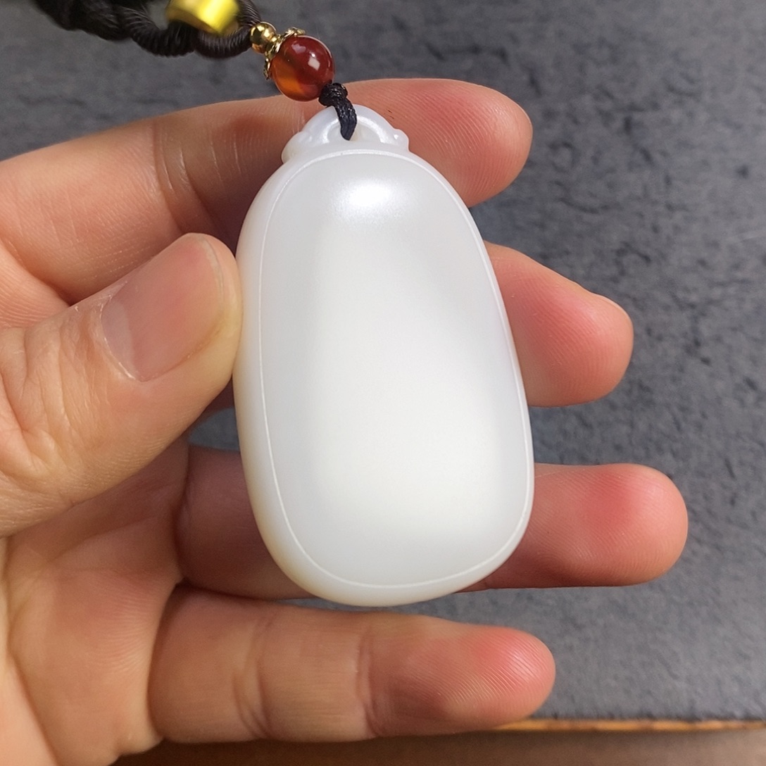 颈饰未镶嵌和田玉