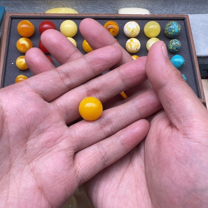 琥珀未镶嵌裸石鸡油黄单珠