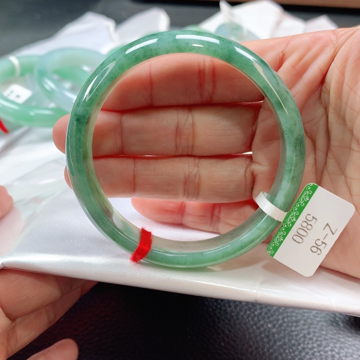 翡翠手镯未镶嵌56565757