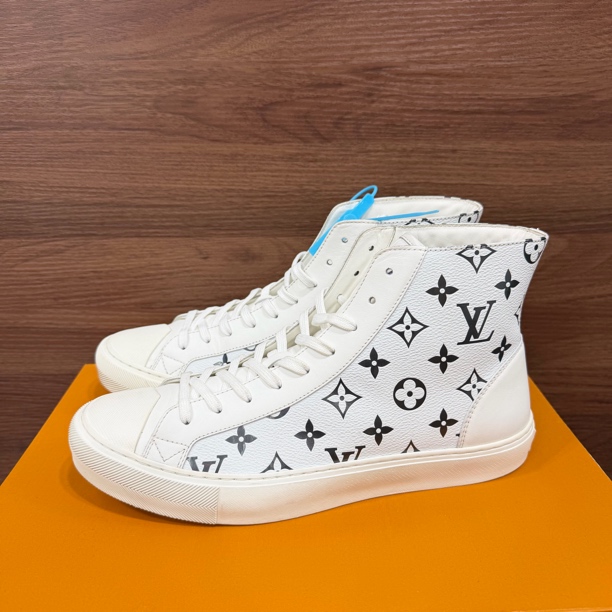 99新 LouisVuitton/路易威登 43码 白色满印 Tattoo 板鞋