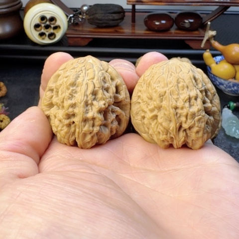 文玩核桃吊坠暴雪