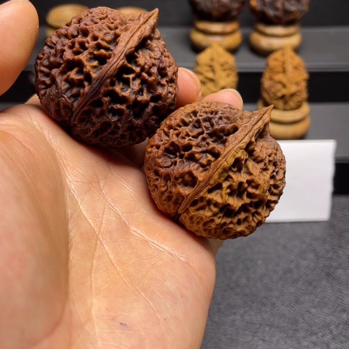 文玩核桃吊坠F七彩寿桃42