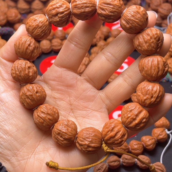 文玩核桃吊坠树王