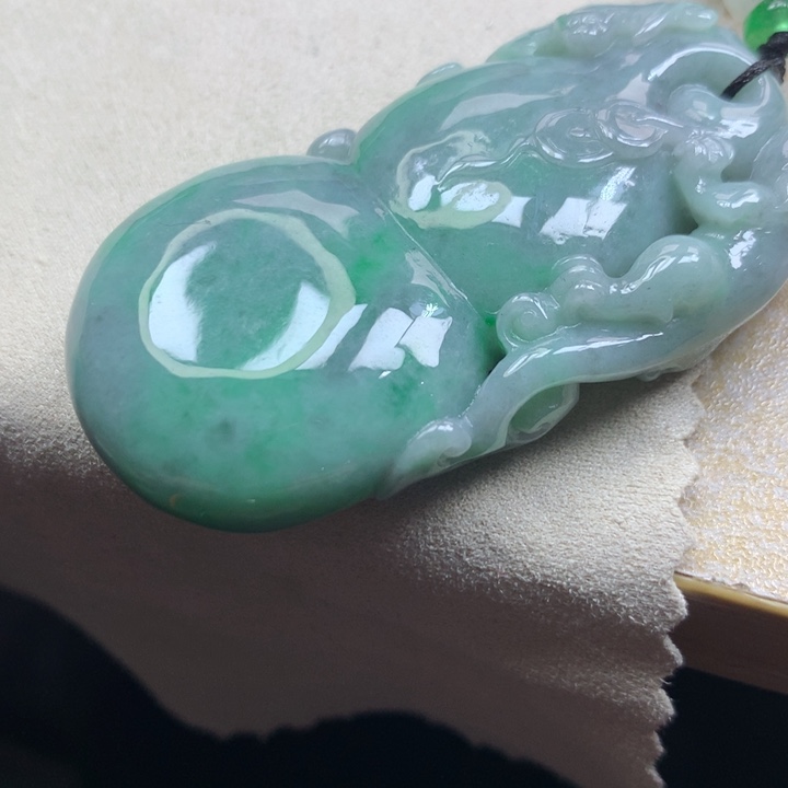 翡翠颈饰未镶嵌吊坠