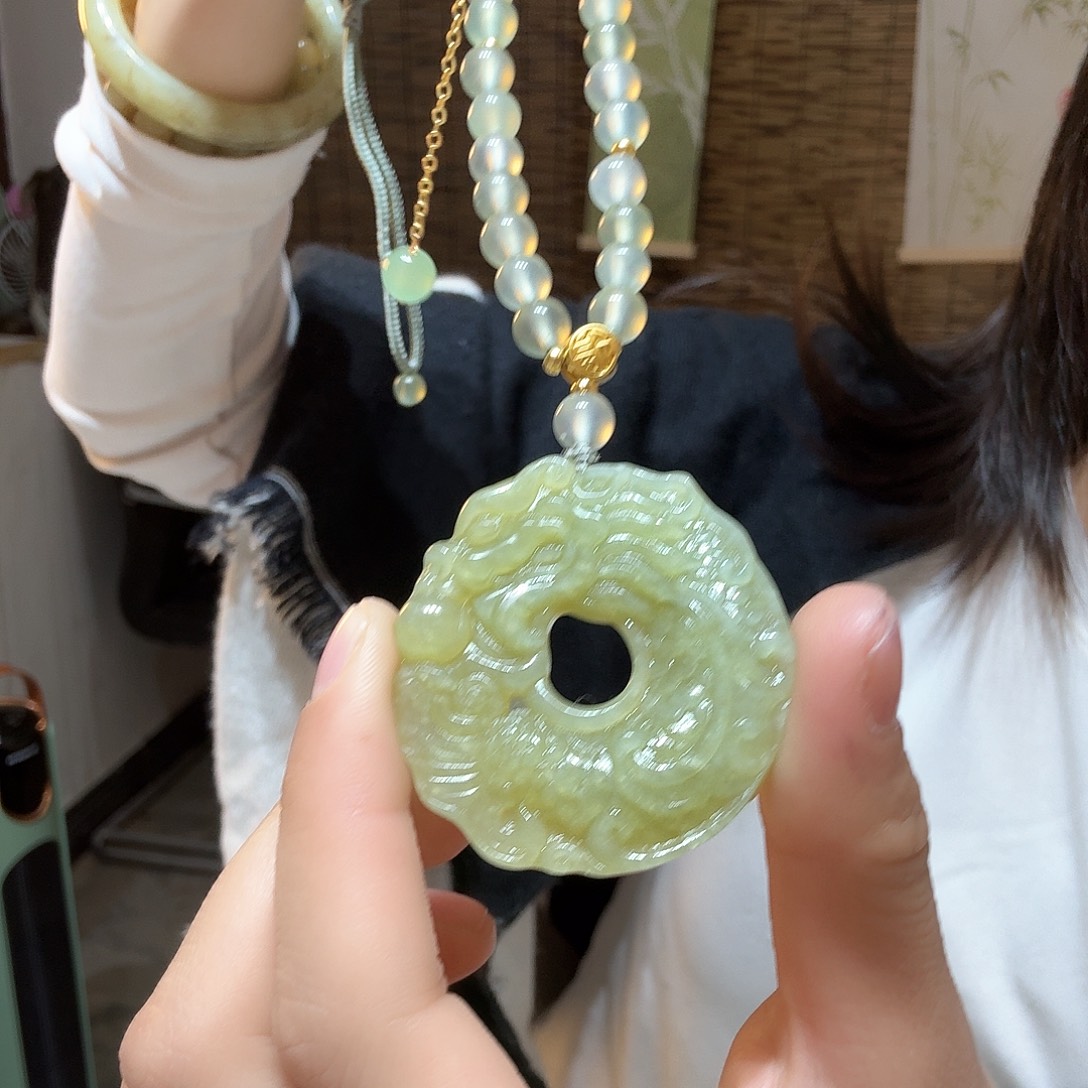 *****蛇纹石玉未镶嵌颈饰