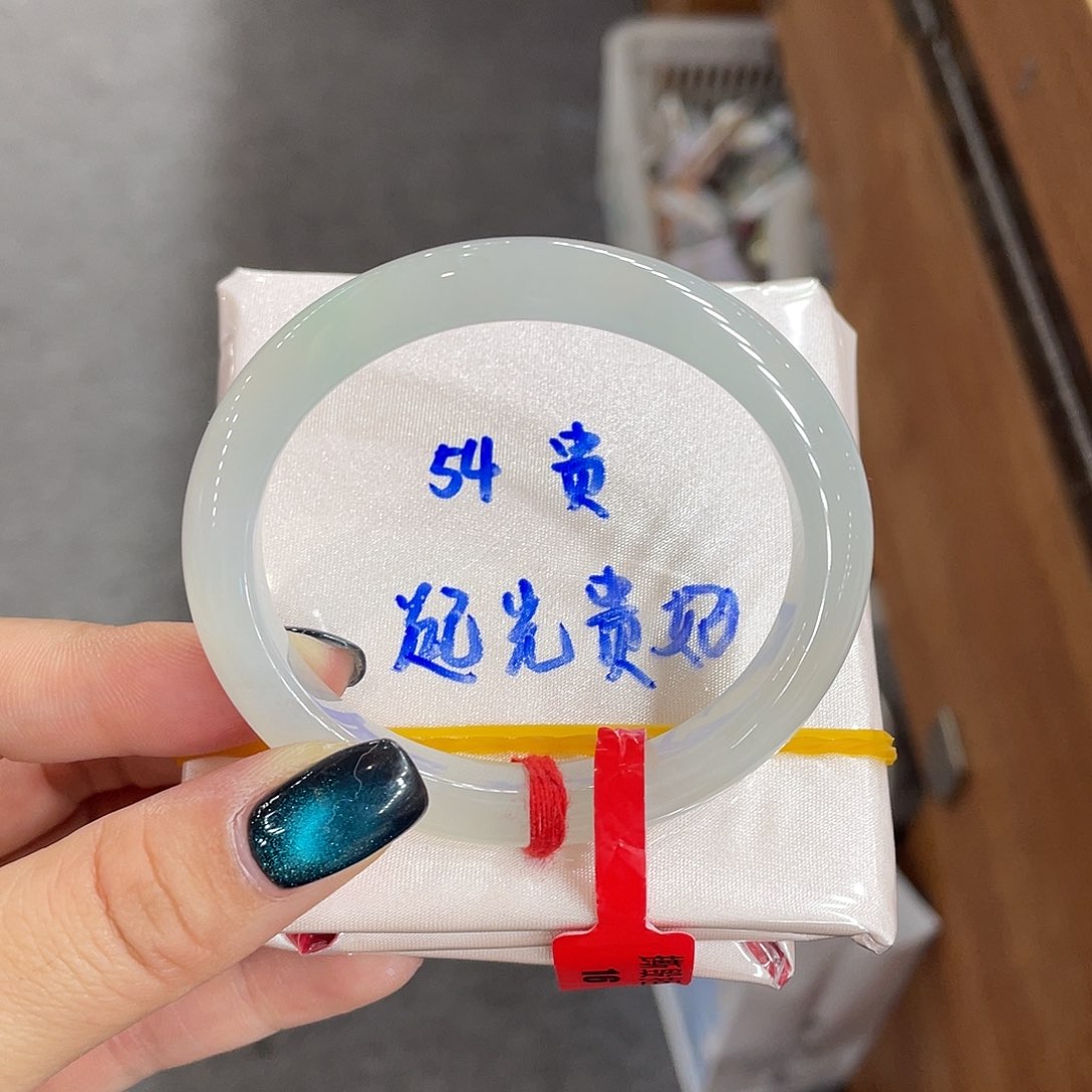 翡翠手镯未镶嵌缅甸天然翡翠