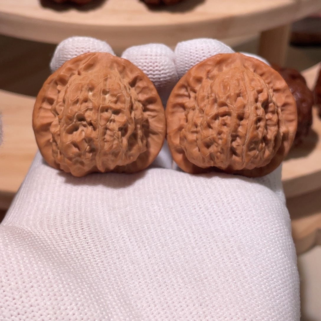 文玩核桃吊坠36 33 麒麟帽 5052