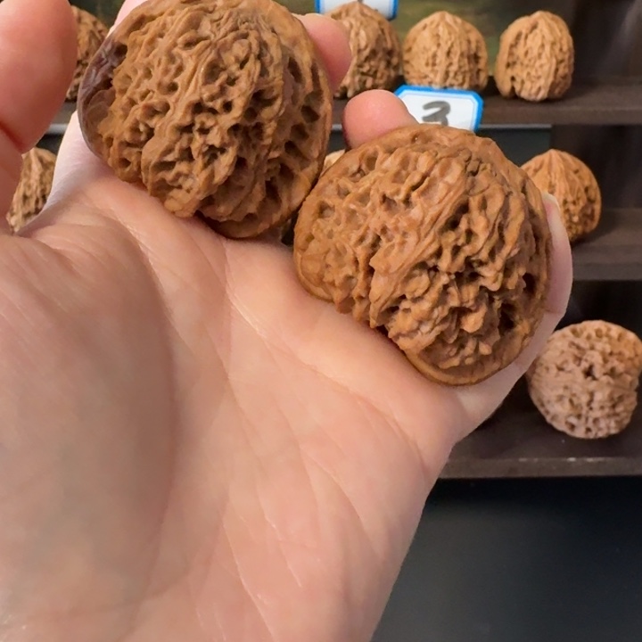 ****！吊坠文玩核桃43-37-37。老红皮