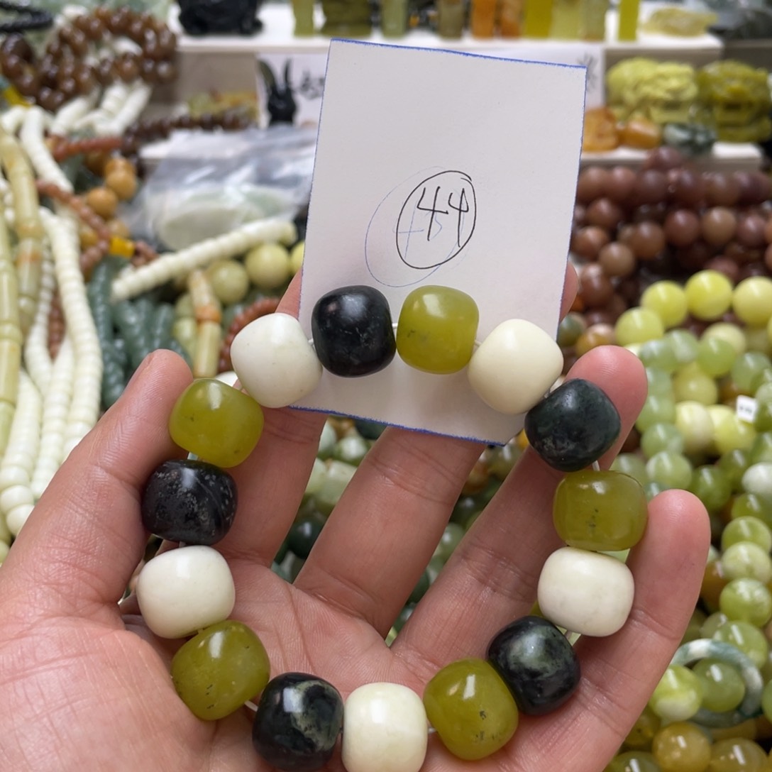 蛇纹石玉手链未镶嵌