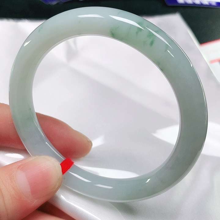 翡翠手镯未镶嵌天然翡翠手镯