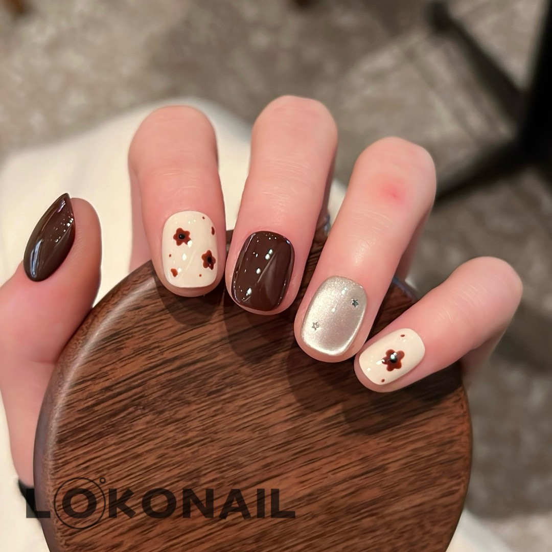 「彩蛋」美拉德跳色手绘花朵猫眼 减龄ins气质高级显白纯手工穿戴甲