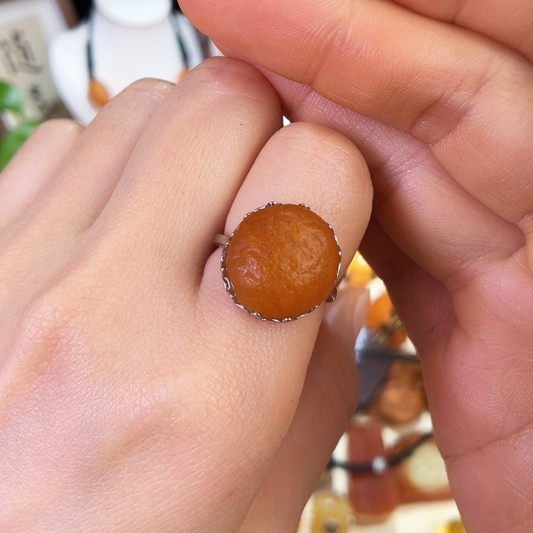 琥珀珠宝奇石未镶嵌，