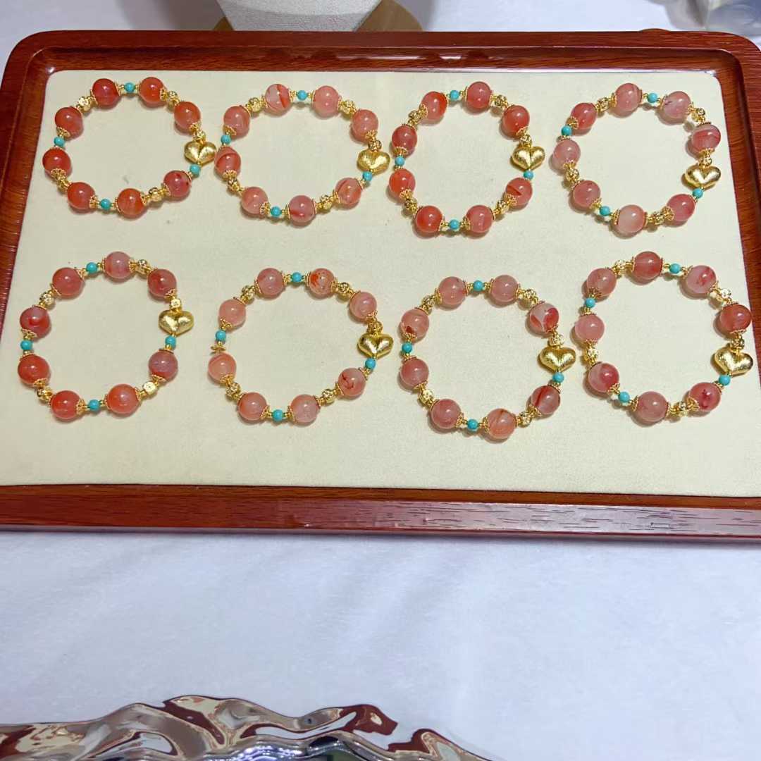天然冰飘南红手链，规格：11毫米，搭配磷镁矿隔珠